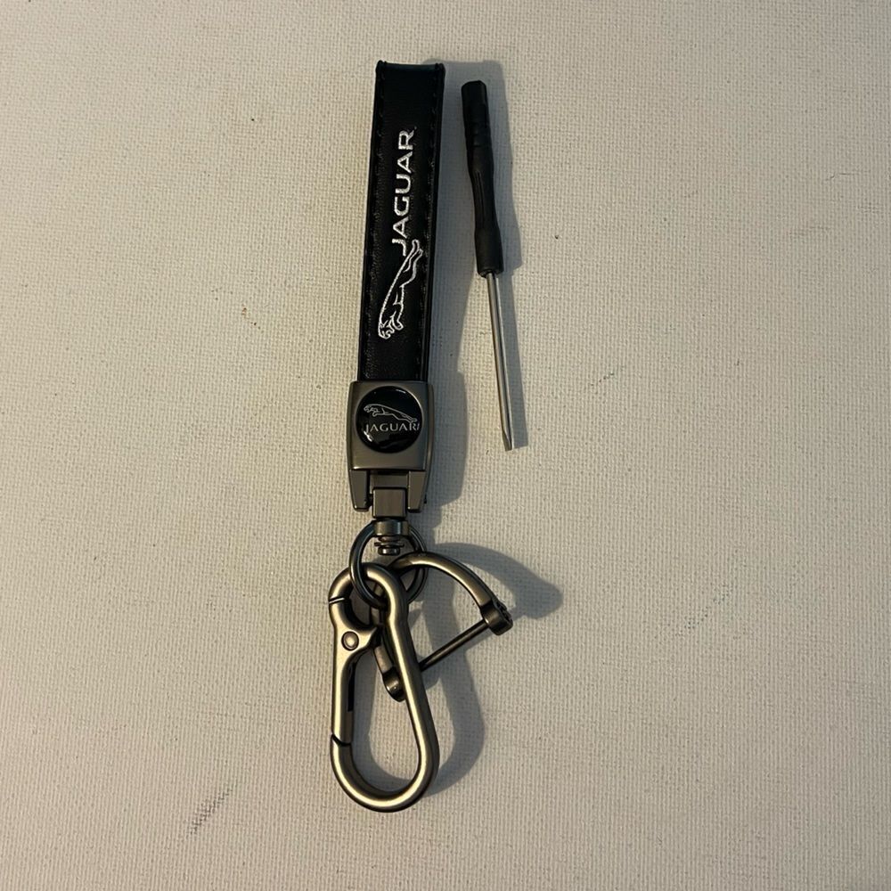 Jaguar Logo Key Fob Keychain in Black and Silver Leather NWT
